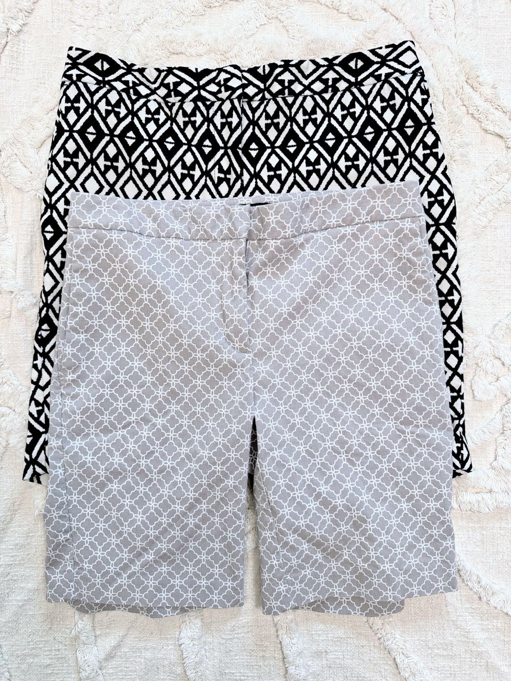 Mario Serrani Italy Size 2 Bermuda Shorts Lot of 2 Stretch Print NWOT